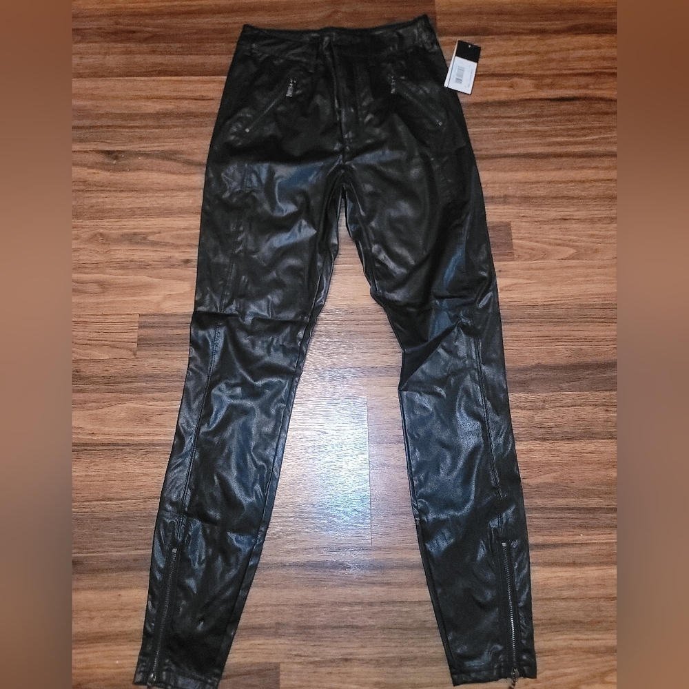 GUESS PANTS...